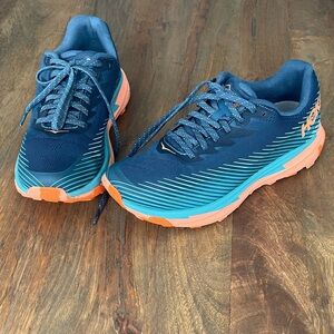 Hoka size 7.5